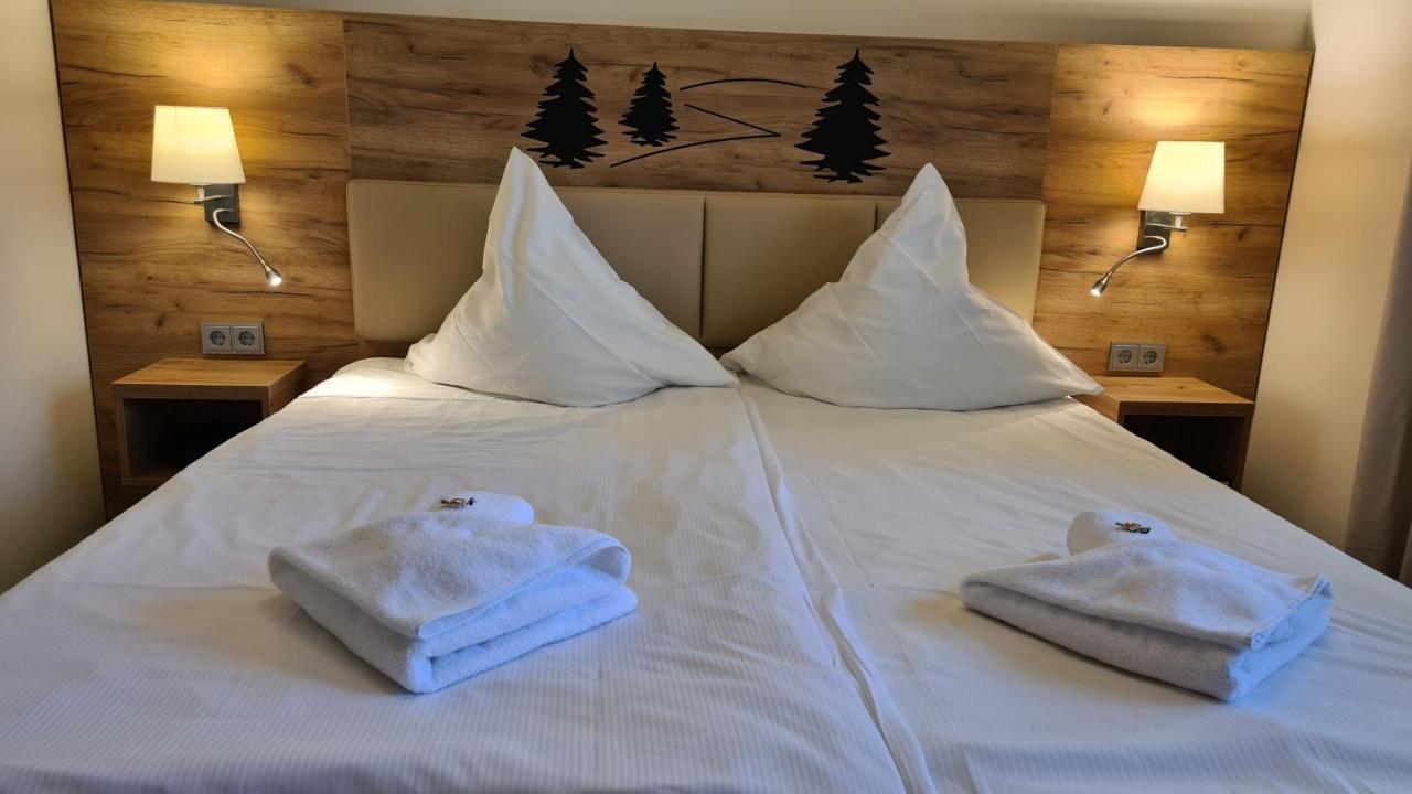 Hotel Am Wald B&B 미쉔도르프 외부 사진